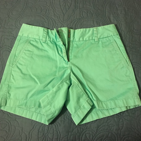 Vineyard vines shorts - Picture 2 of 3
